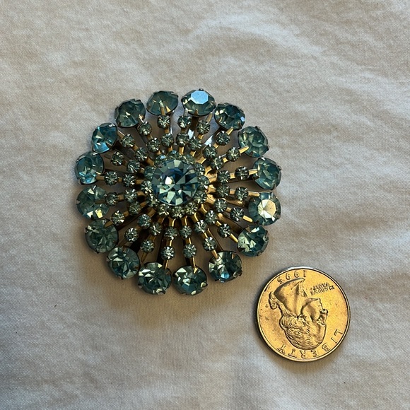 VTG Brooch - Picture 2 of 3